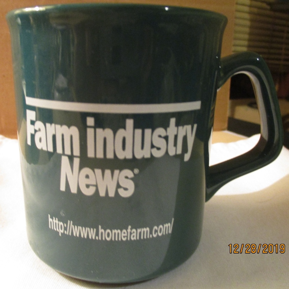 Coffee Mug Candle 21.07 OZ. Farm News 1998 Sweet Sugar Cookie W/Touch Of Pine